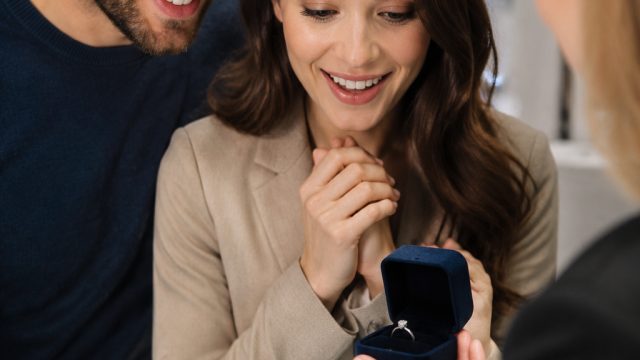 Maximize Your Savings: Affordable Engagement Ring Buying Tips