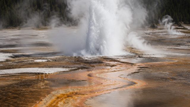 Unprecedented Hydrothermal Activity Strikes Yellowstone Again