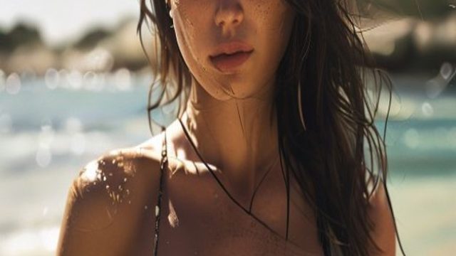 Ana de Armas Stuns in Revealing Bikini During Sun-Soaked Getaway